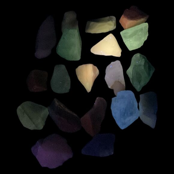 Art Glass Cullet Glowing Manganese Uranium Glass Bulk Assortment 3 LBS #5GA5 - Picture 5 of 10